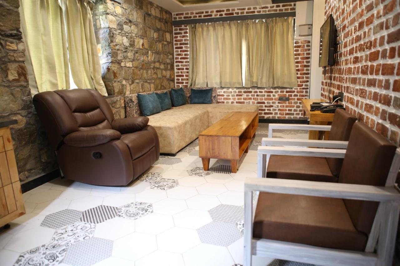 Granny's Den Resort Rājpur Exterior foto